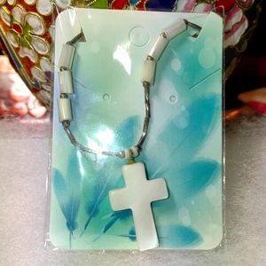Beautiful MOP and silver cross necklace